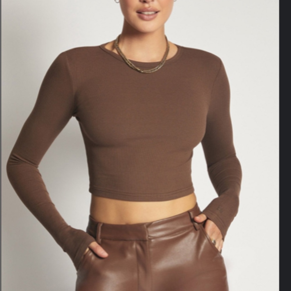 Meshki Caroline Long Sleeve Ribbed Fitted Cropped Top ( size XXS )